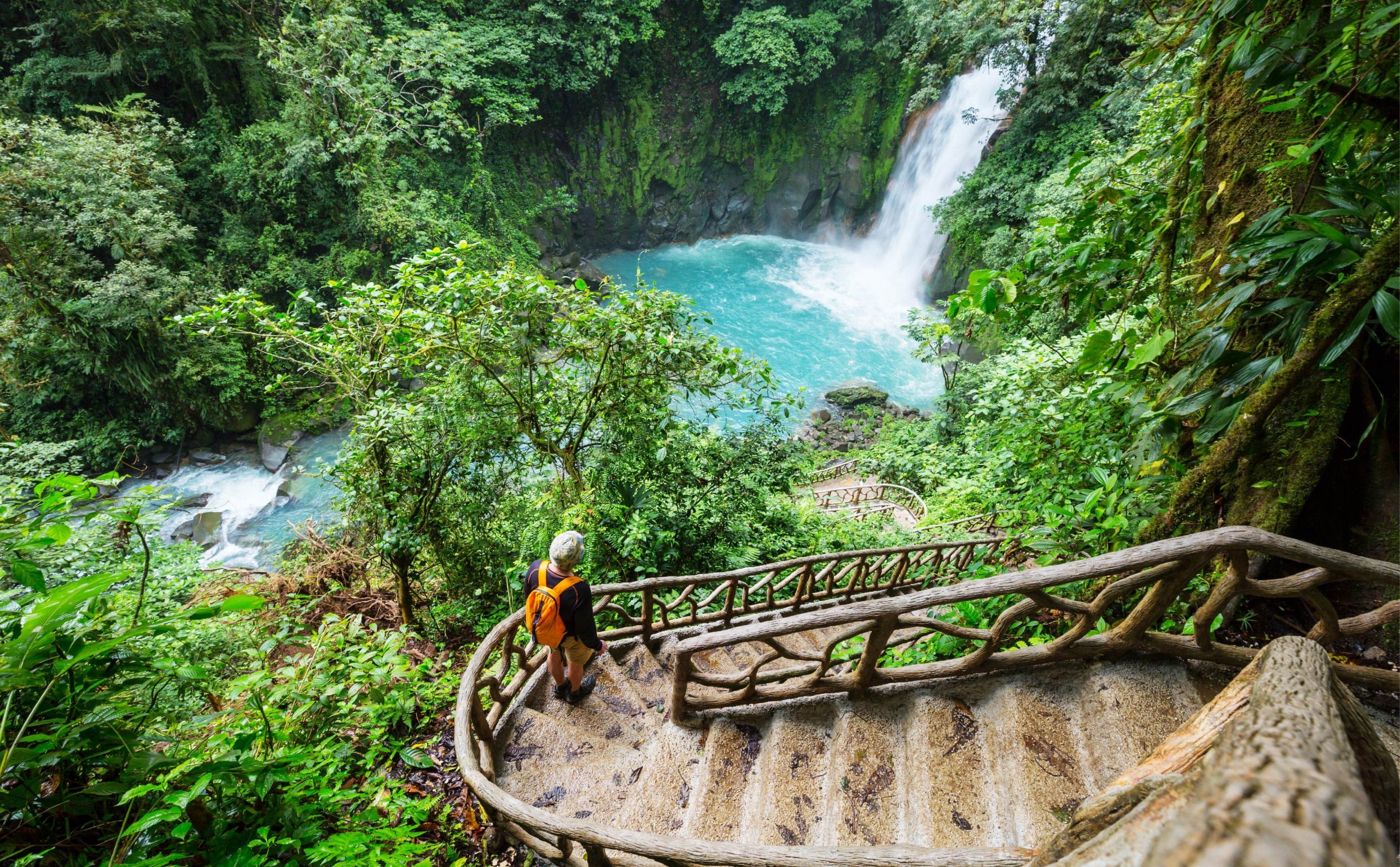 Rio Celeste waterfall - day trip transfer from La Fortuna
